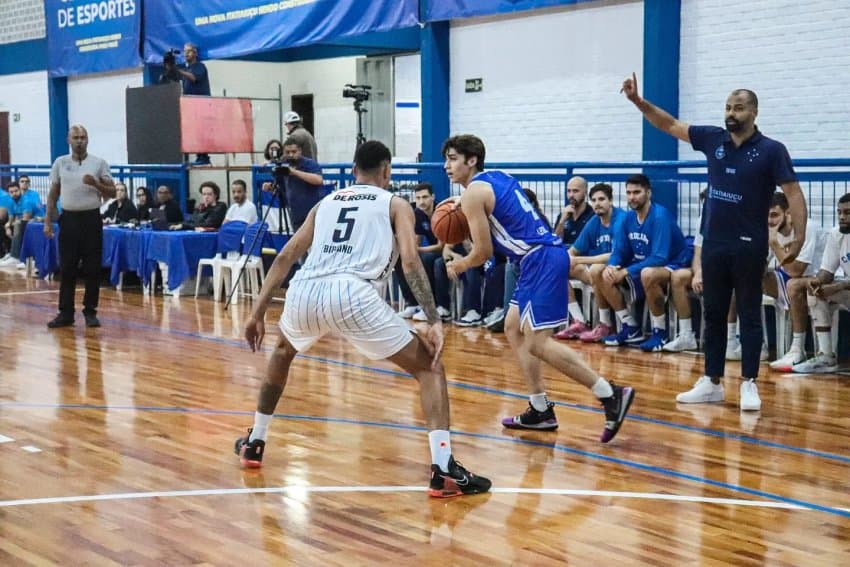 AZ derruba Brusque e Cruzeiro vence Basquete Santos no Brasileirão: veja duelos das quartas