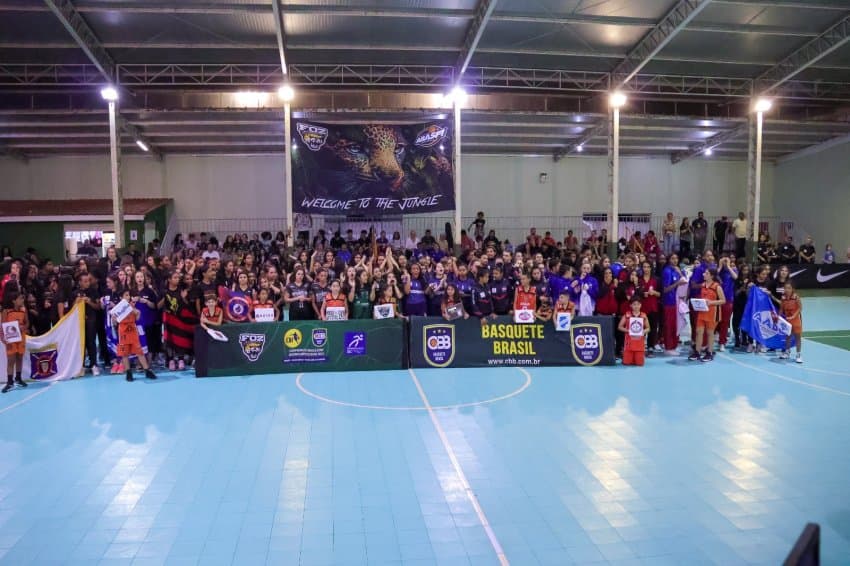 Resultados do primeiro de jogos do CBI sub-15 feminino em Foz do Iguaçu