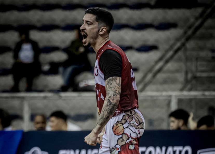 Osasco e Blumenau vencem e esquentam briga pelo título do Brasileirão