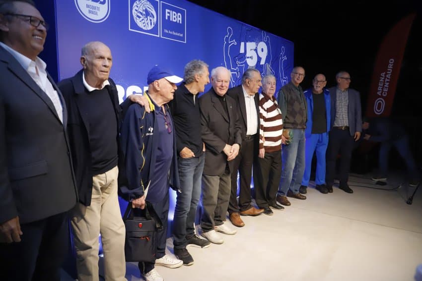 Festa de gala homenageia bicampeões mundiais em lançamento da CBB e Centauro