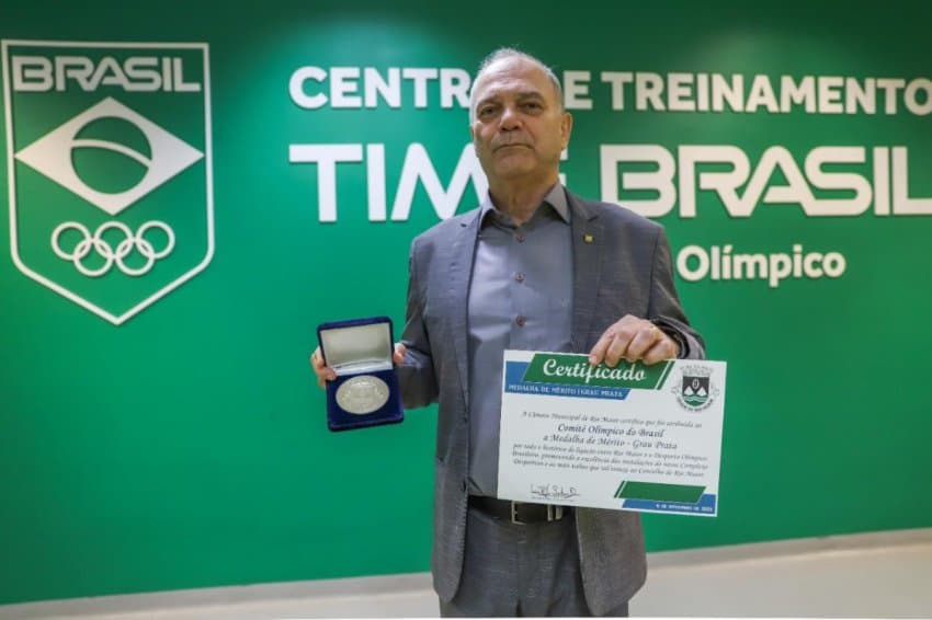 Paulo Wanderley recebe homenagem de Rio Maior