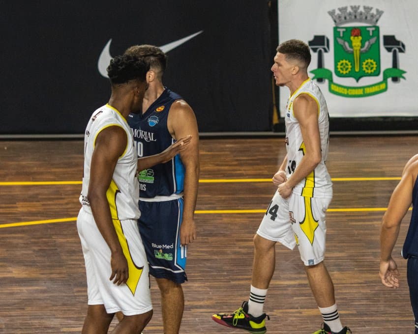 Praia Clube/Gabarito encerra turno do Brasileirão liderando a Conferência Amaury Pasos