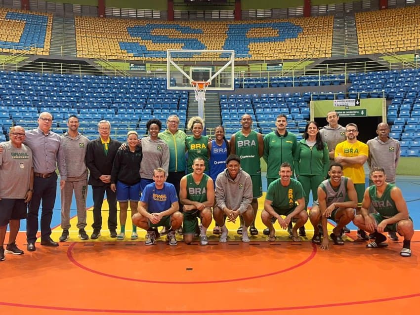 Presidente da CBB visita o treino da Seleção de basquete 3x3