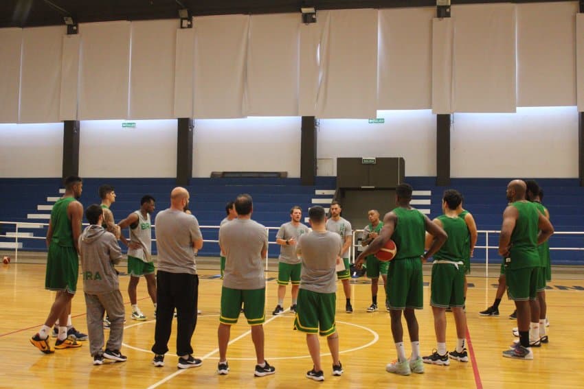 Após quatro treinos, Gustavo De Conti se mostra feliz com evolução da Seleção Brasileira