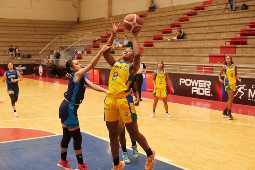Brasil estreia com vitória no Sul-americano sub-15 feminino de basquete
