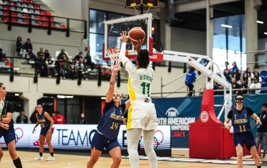 Brasil começa Sul-Americano feminino com derrota para a Argentina