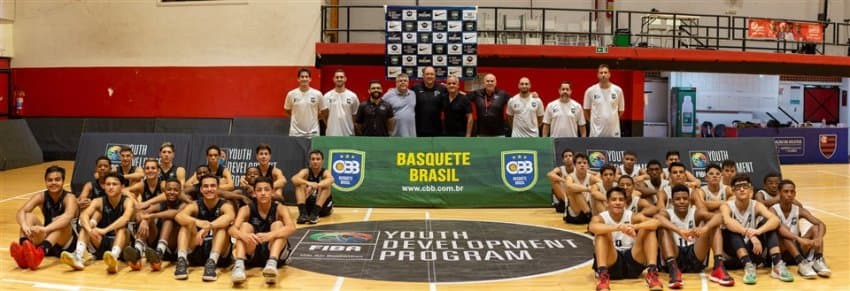Camp de atletas, técnicos e árbitros entre FIBA Américas e CBB é sucesso no Rio de Janeiro