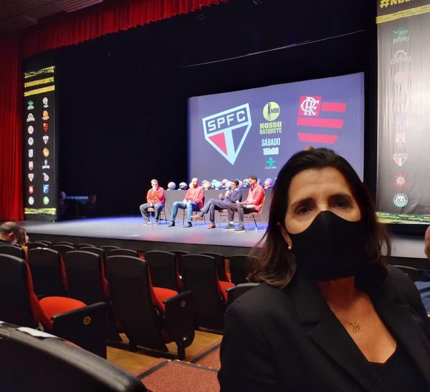 Vice-presidente da CBB, Magic Paula marca presença na festa de inauguração da edição 21/22 do NBB