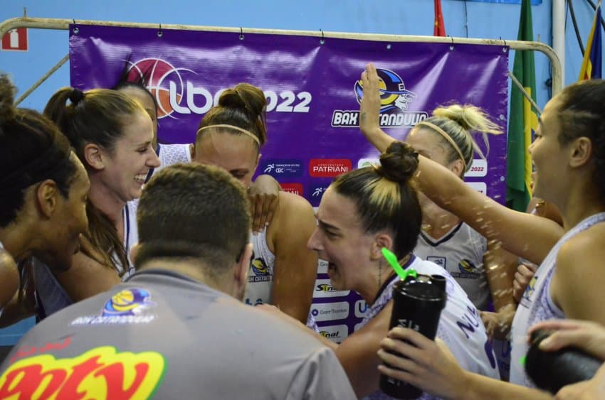 Bebidas Poty/ Tietê/ BAX Catanduva vence a Pró-Esporte/Sorocaba na volta do público em Catanduva