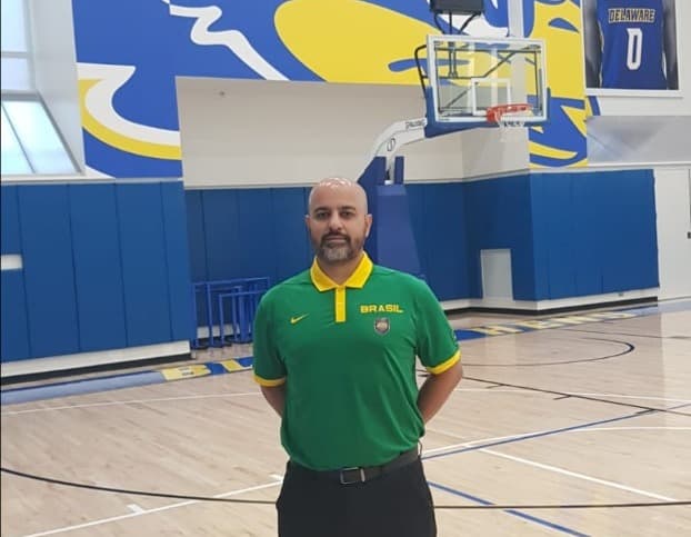Técnico de base do Flamengo, Fernando Pereira faz intercâmbio nos EUA