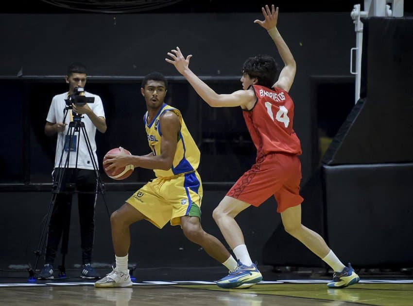 Brasil vence o Chile e garante topo do grupo para semifinal do Sul-Americano sub-15 masculino