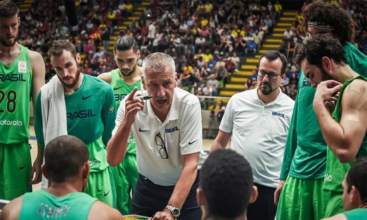Petrovi? anuncia os convocados para jogos contra Canadá e Ilhas Virgens 