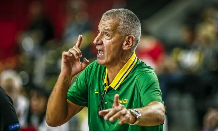 Petrovic, sobre os duelos contra o Uruguai: "Importante para o futuro da seleção"