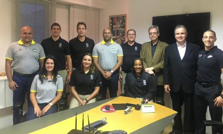 Departamentos da CBB e da FIBA Américas se reúnem para alinhamento e desenvolvimento da arbitragem