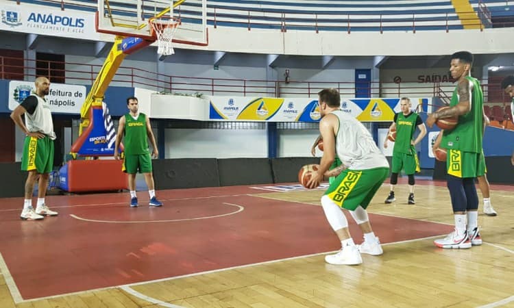Seleção Brasileira Masculina realiza primeiro treino com bola em Anápolis 