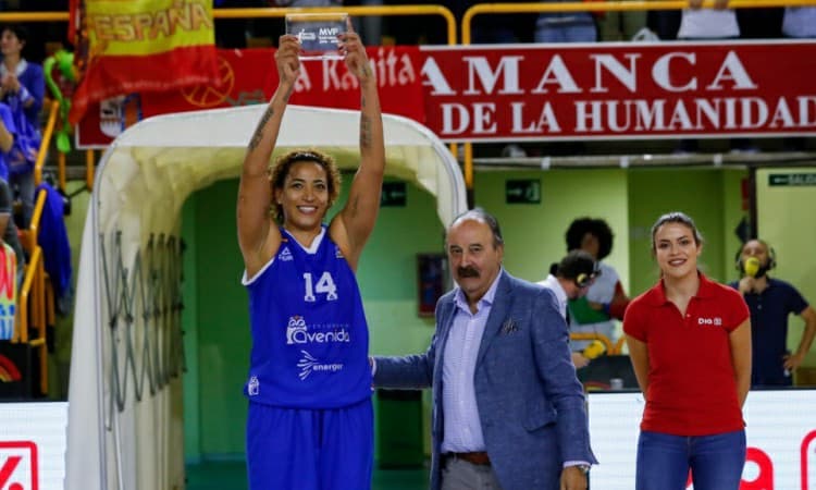 Perfumarías Avenida conquista a Supercopa Espanhola e Erika é eleita a MVP