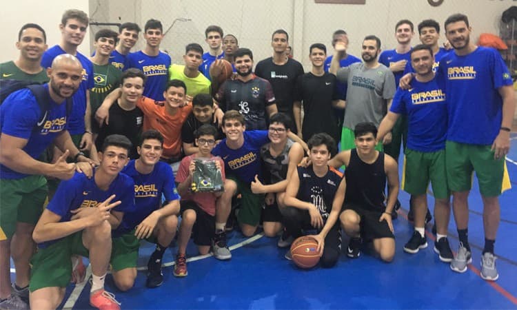 Seleção Brasileira Sub-16 participa de atividades recreativas em academia de Belém