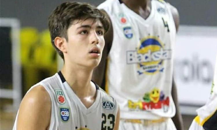 Revelação do Blackstar Basquete estreou na equipe adulta em jogo do Campeonato Brasileiro