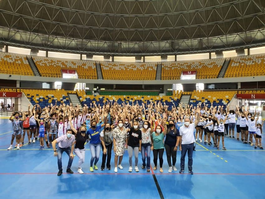 Magic Paula e Adriana são homenageadas no I Encontro de Basquete Feminino de Base no Recife