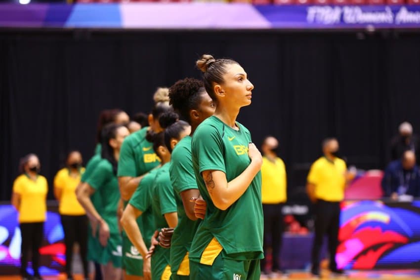 Comissão técnica da Seleção Brasileira feminina faz coletiva online nesta quinta