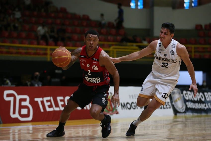 Yago Mateus assina com Ratiopharm Ulm e se despede do Flamengo: ‘Foi um sonho vestir o ‘Manto”