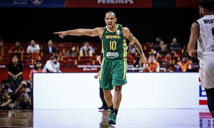 Alex entra no intervalo, muda o jogo, e Brasil estreia na Copa do Mundo com vitória por 102 a 94 sobre a Nova Zelândia