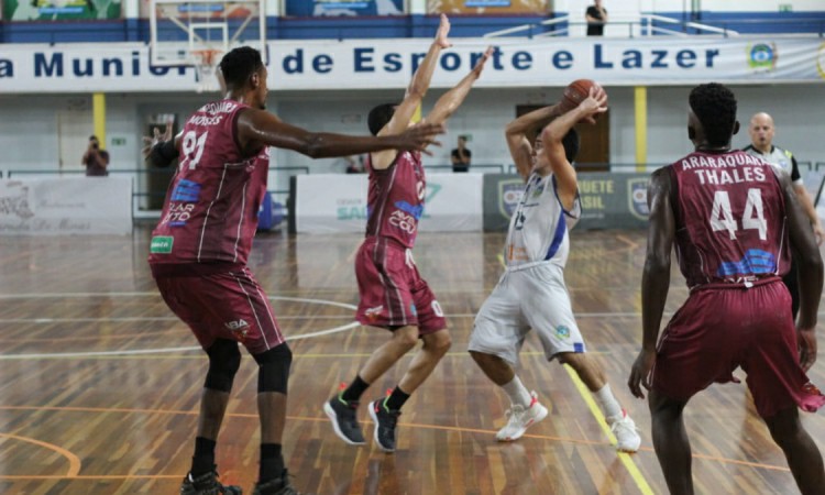 São José Basketball cresce no segundo tempo e vence na Fase de