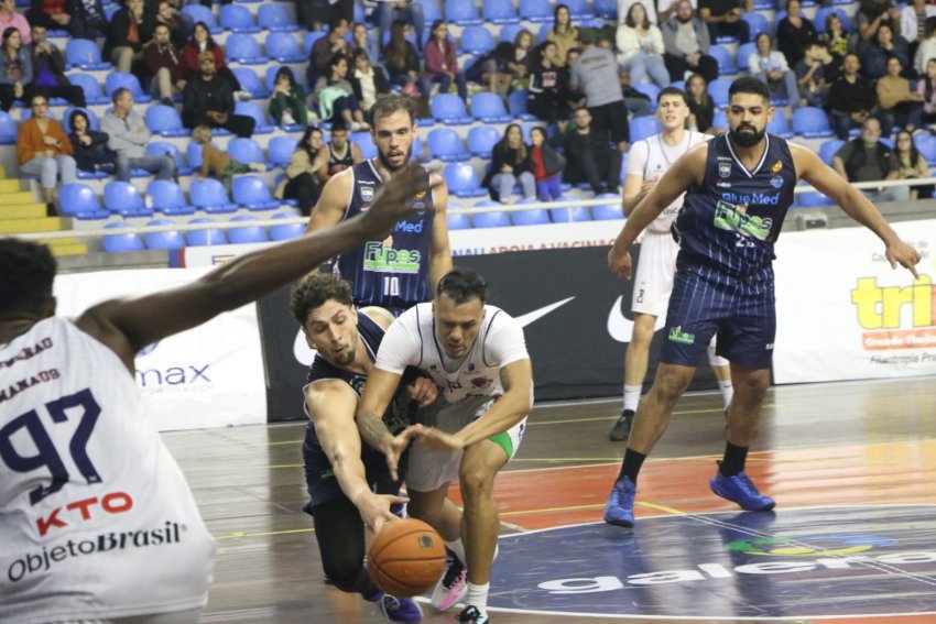 Notícias  Com novidades na base, Basquete Santos se prepara para o  Brasileirão