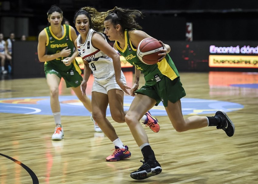 Valendo vaga na semifinal da Copa América de Basquete, Brasil